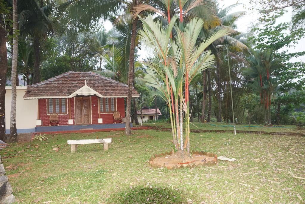 Soma Birds Lagoon Hotel Kotamangalam Exterior photo